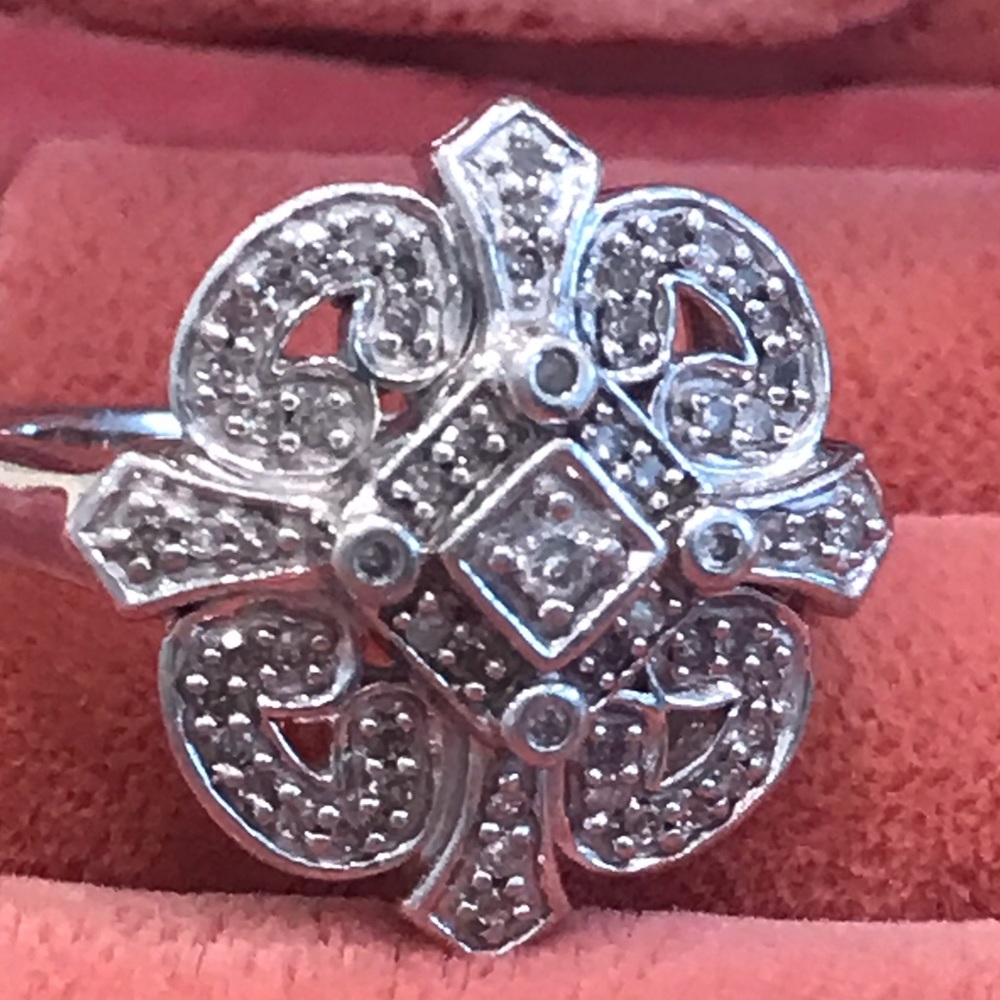 Gorgeous sterling diamond ring - Picture 3 of 16